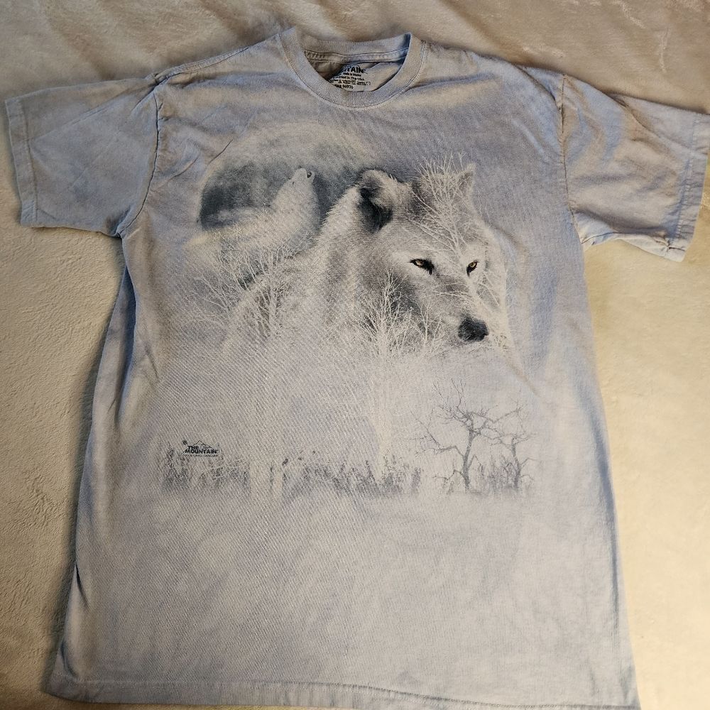 The Mountain 2009 White Wolf Tshirt With Graphics Size Large